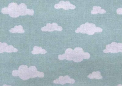 cape de bain vert motif nuages blancs référence 07