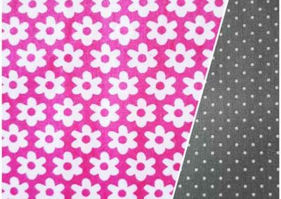 rose vif fleurs blanches et gris à pois blancs référence 07