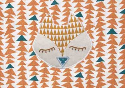 renard fond rouille et vert motif triangles- référence 03