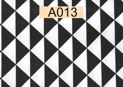 tissu coton triangles blancs et noirs référence A013