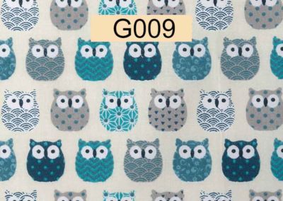 tissu coton blanc cassé hiboux multicolores marines, vert canard et gris référence G009