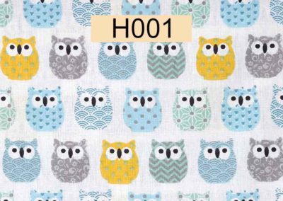 tissu coton blanc hiboux bleus, jaunes et gris référence H001