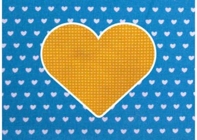 cadre motif coeur jaune et font bleu motif petits coeurs référence 02