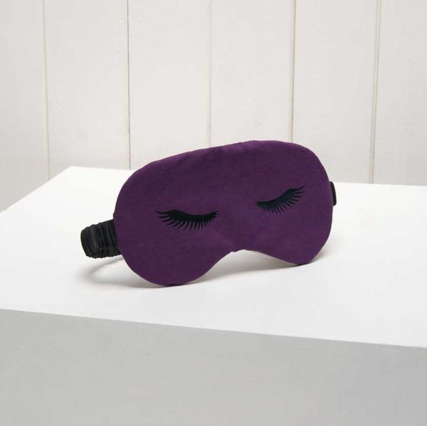 masque de nuit violet yeux fermés